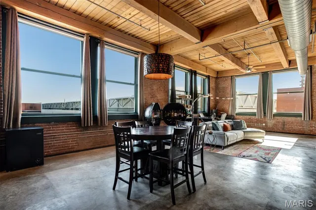 $300,000 | 901 Washington Avenue, Unit 309, St. Louis, MO 63101