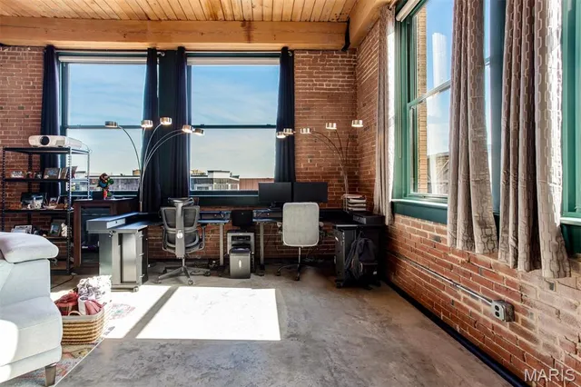 $300,000 | 901 Washington Avenue, Unit 309, St. Louis, MO 63101