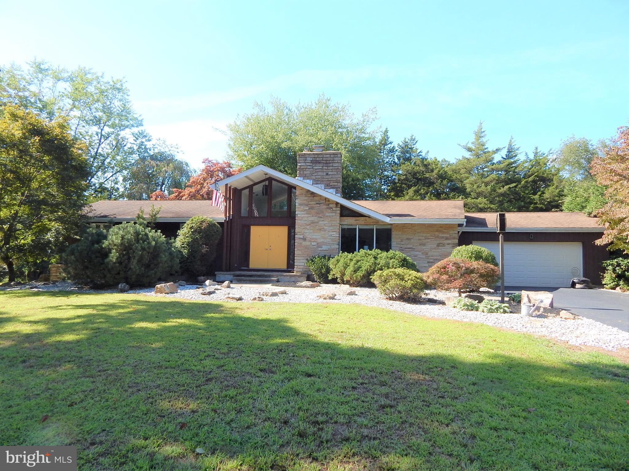 42 Mountainview Road Ewing, NJ 08628 - Photo 1 of 21