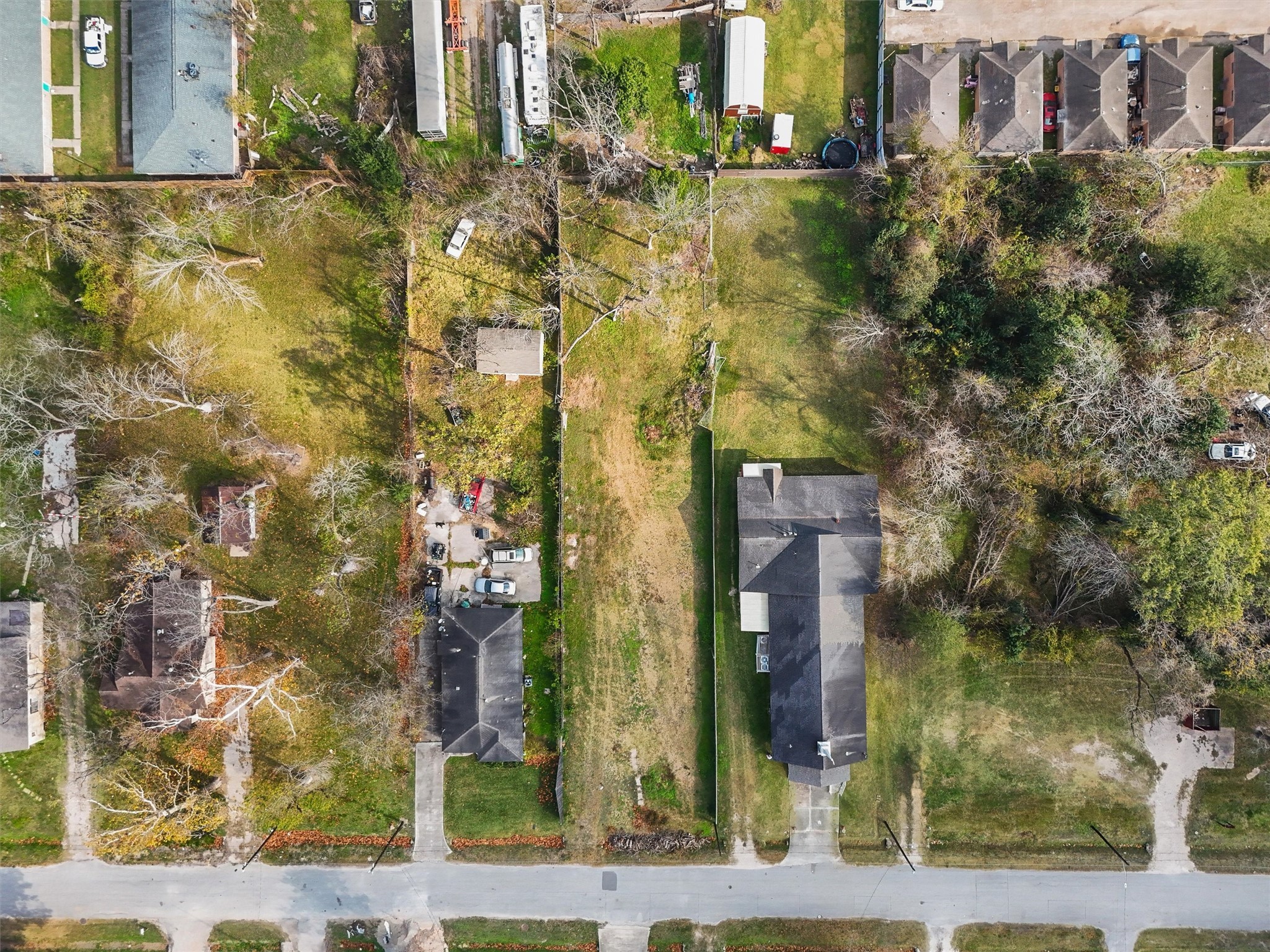 4506 Wayne Street Houston, TX 77026 - Photo 5 of 13 front view of a brick building