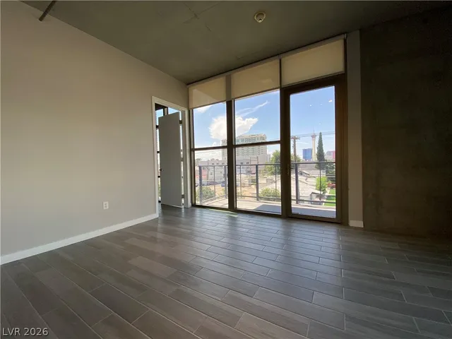 $2,901 | 353 East Bonneville Avenue, Unit 339, Las Vegas, NV 89101