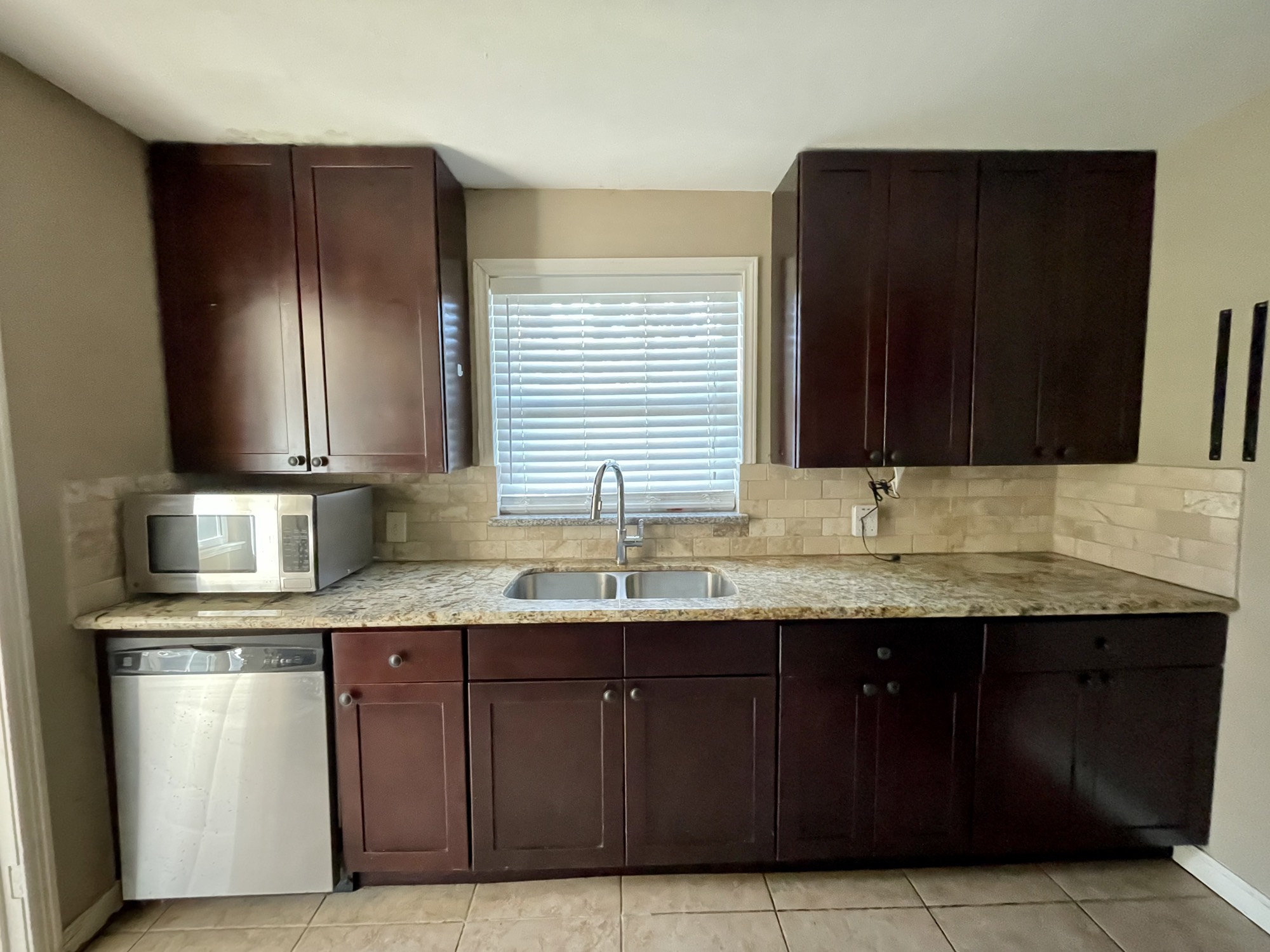 206 Frawley Street Houston, TX 77009 - Photo 8 of 21