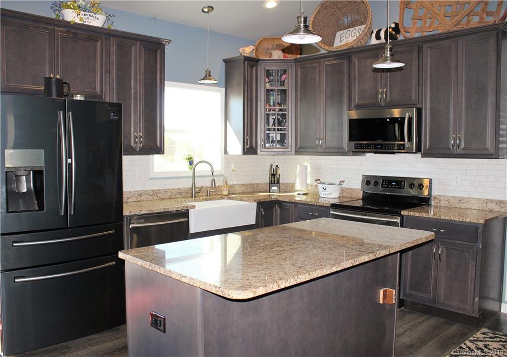 97 Joe Payne Road, Unit 3 Marshall, NC 28753 - Photo 5 of 36