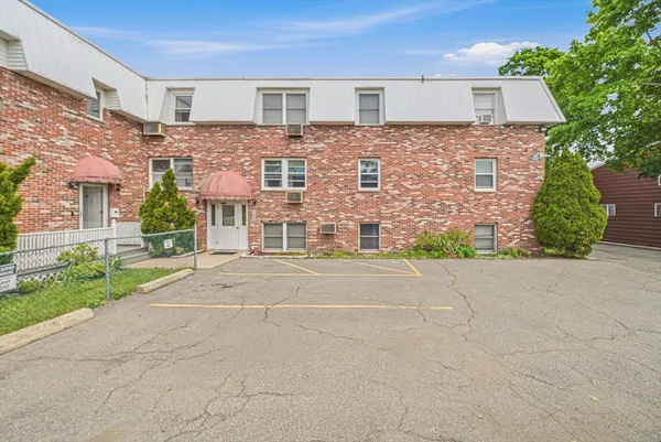 $299,990 | 33 A Jackson Street, Unit 103, Lynn, MA 01902