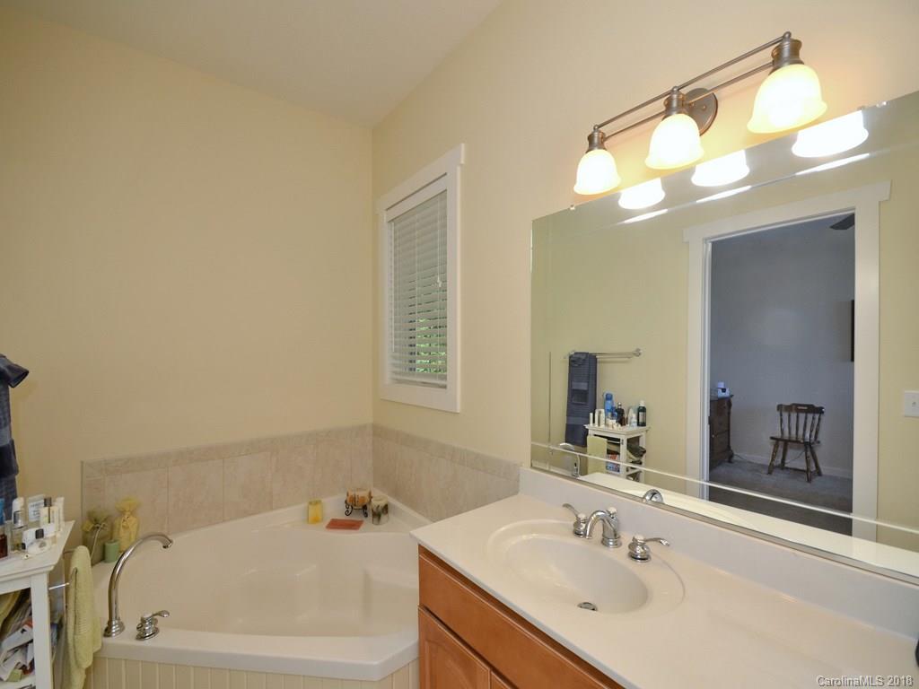 57 Ladderback Ridge Waynesville, NC 28785 - Photo 7 of 15 Gallery Image 7