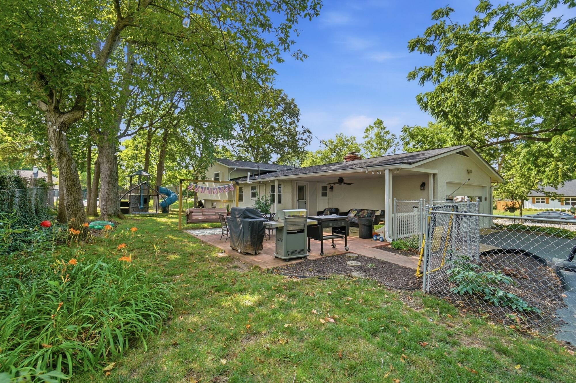 1381 Zollinger Road Columbus, OH 43221 - Photo 56 of 68 068