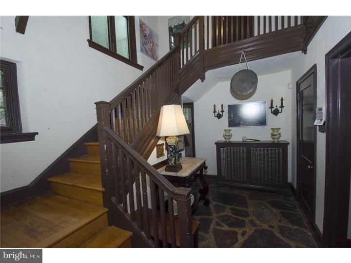 22 Radcliff Road Bala Cynwyd, PA 19004 - Photo 2 of 23 Foyer