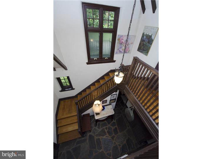 22 Radcliff Road Bala Cynwyd, PA 19004 - Photo 9 of 23 Foyer