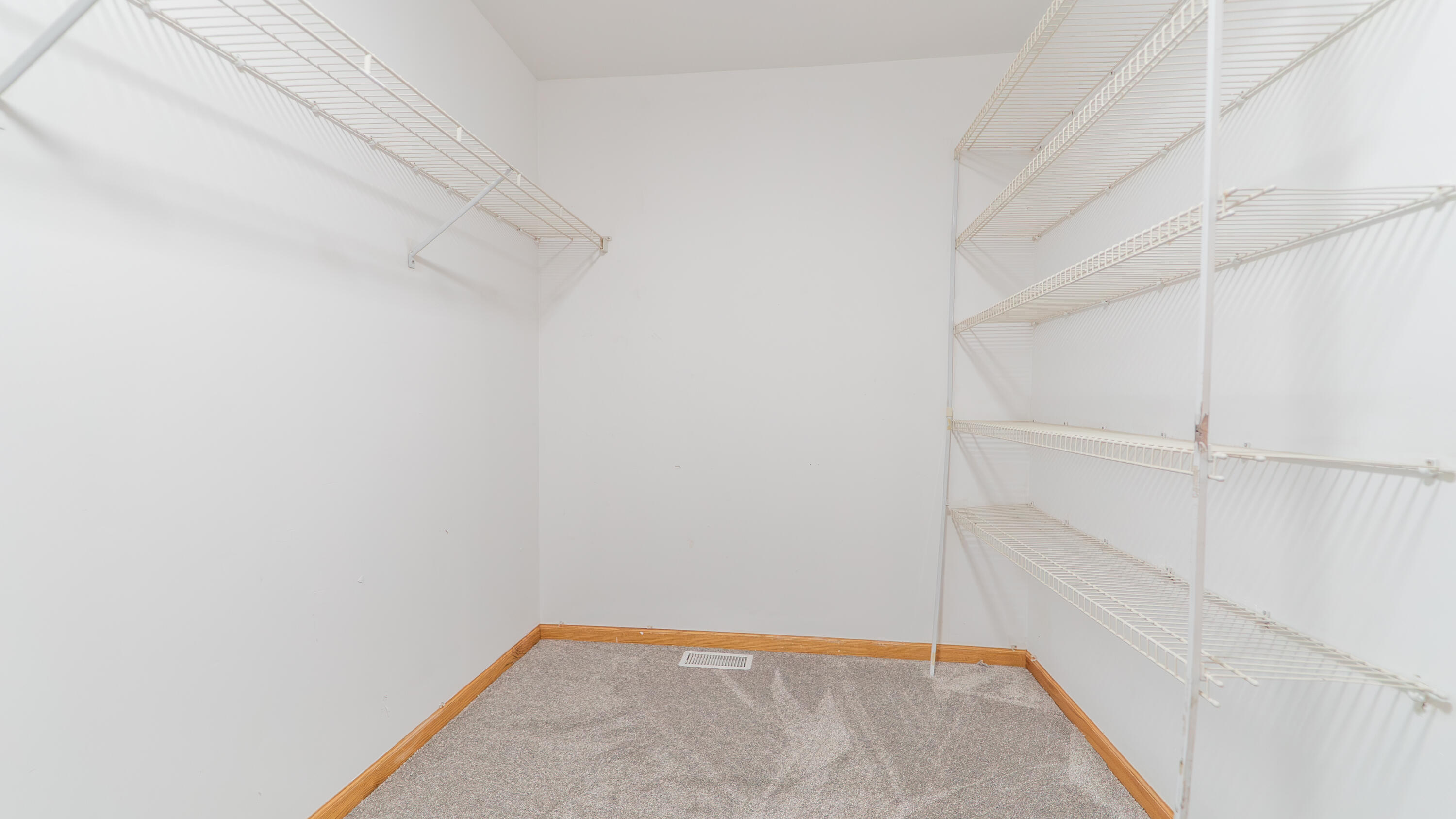 930 Doe Path Lane Crown Point, IN 46307 - Photo 23 of 36 3000x1687