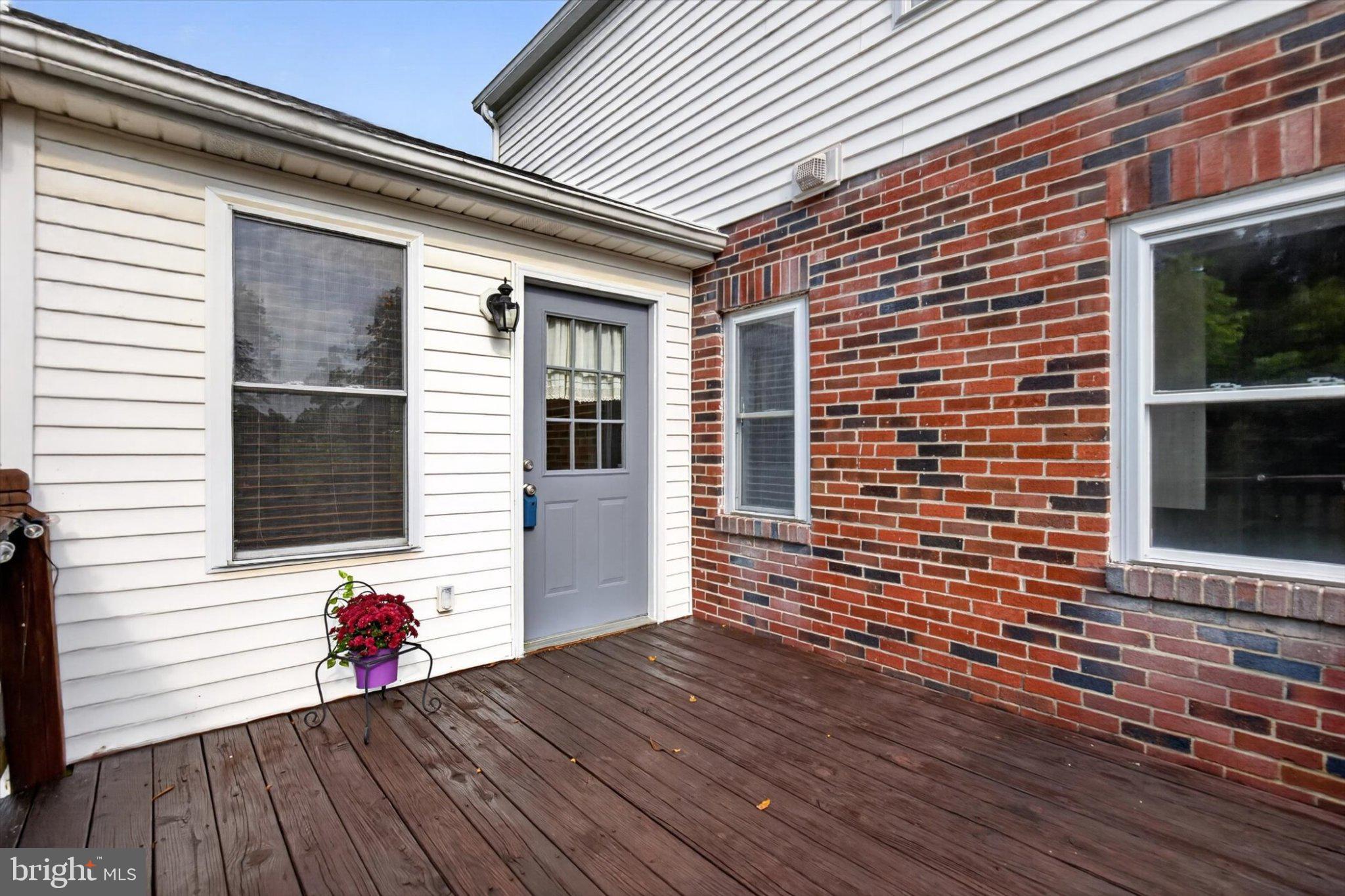 413 Pleasant View Road Hummelstown, PA 17036 - Photo 8 of 34 Rear Deck
