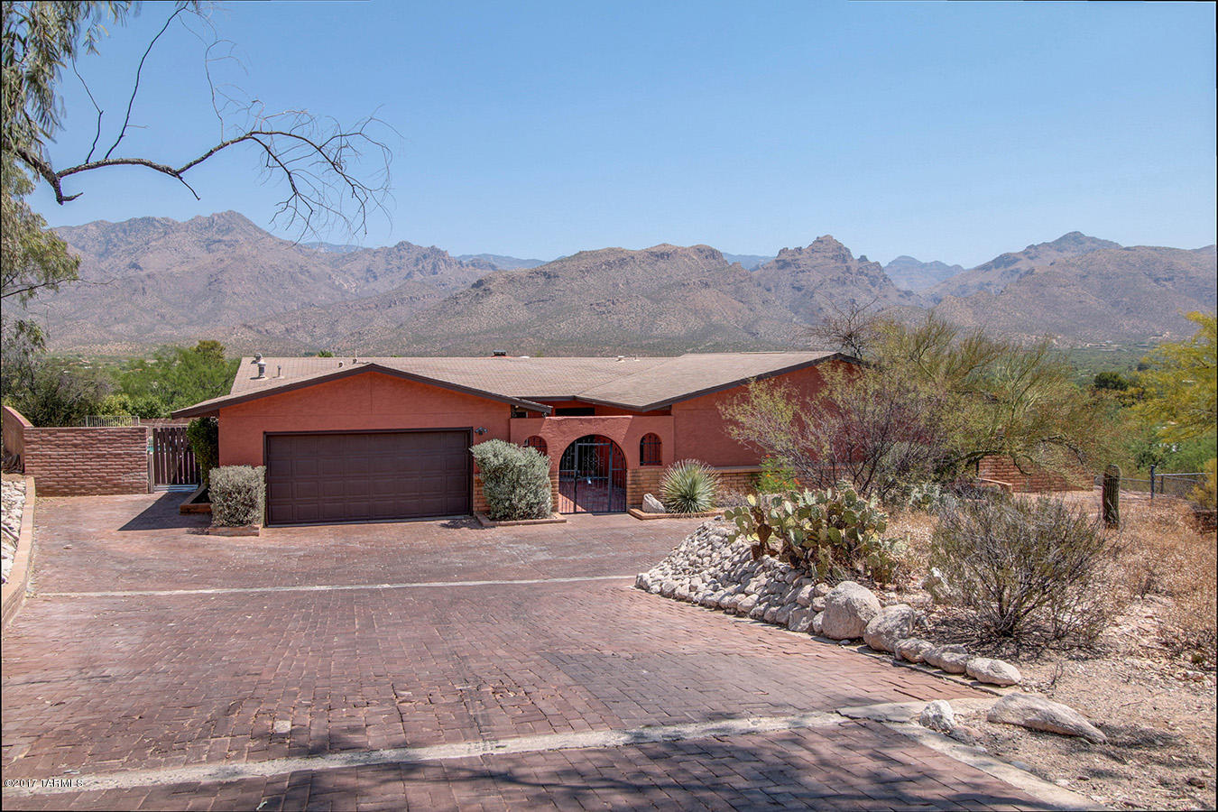 4602 North Rockcliff Road Tucson, AZ 85750 - Photo 2 of 40