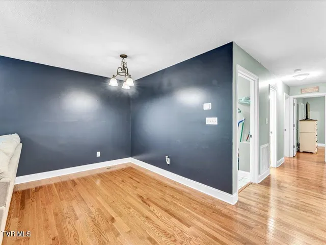 $297,000 | 120 Oak Road, Powell, TN 37849