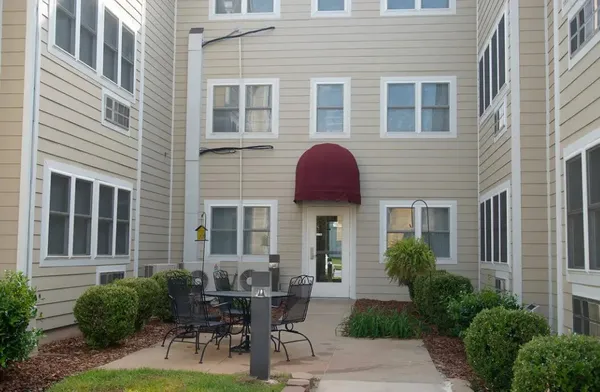 $1,082 | 101 South Columbia Street, Unit 50, Milledgeville, GA 31061