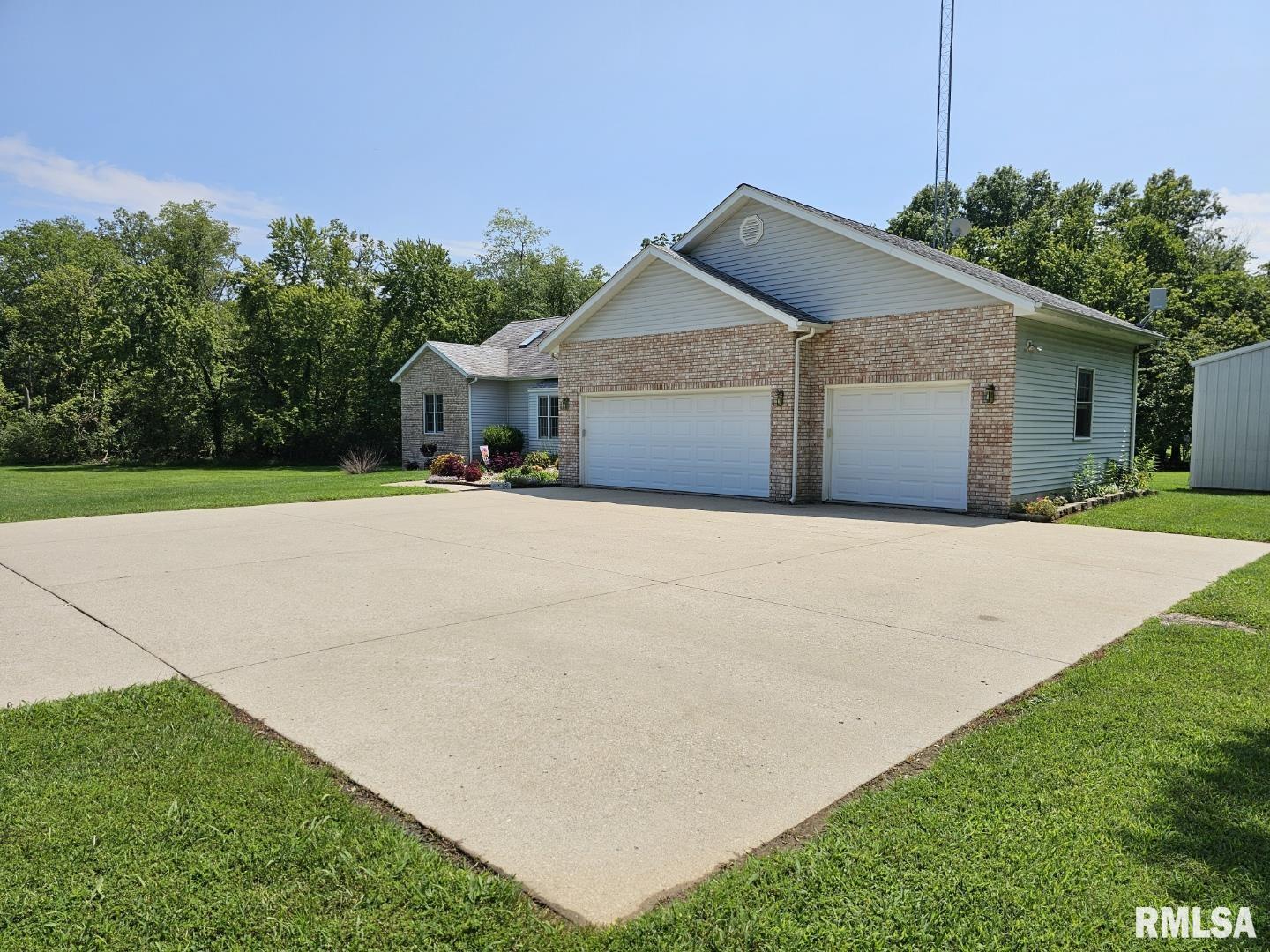 10623 East Richview Road Mount Vernon, IL 62864 - Photo 2 of 48 Gallery Image 2