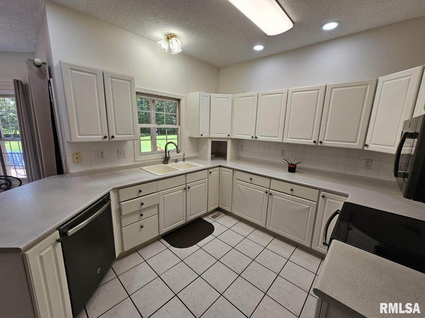 10623 East Richview Road Mount Vernon, IL 62864 - Photo 25 of 48 Gallery Image 25