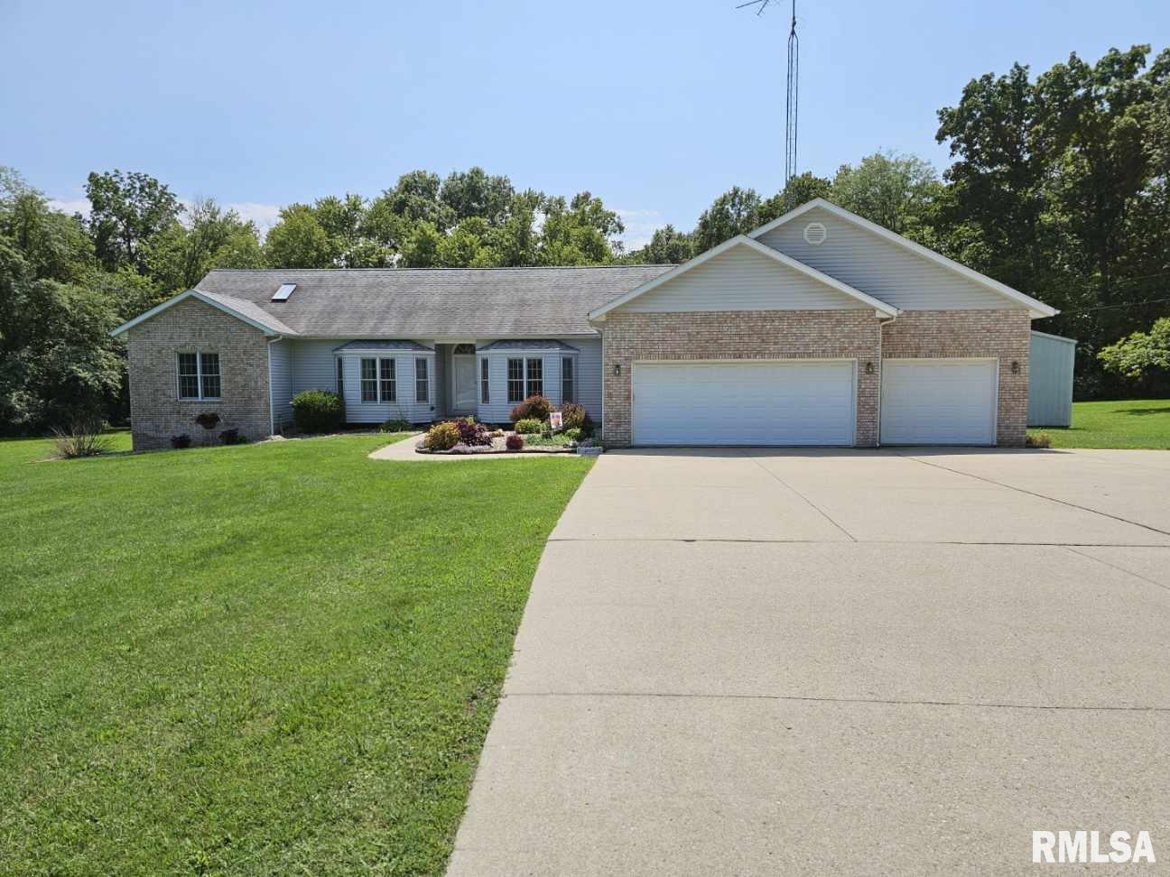 10623 East Richview Road Mount Vernon, IL 62864 - Photo 3 of 48 Gallery Image 3