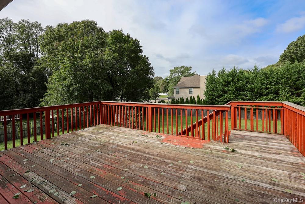 84 Craft Road Centereach, NY 11720 - Photo 31 of 37 Gallery Image 31