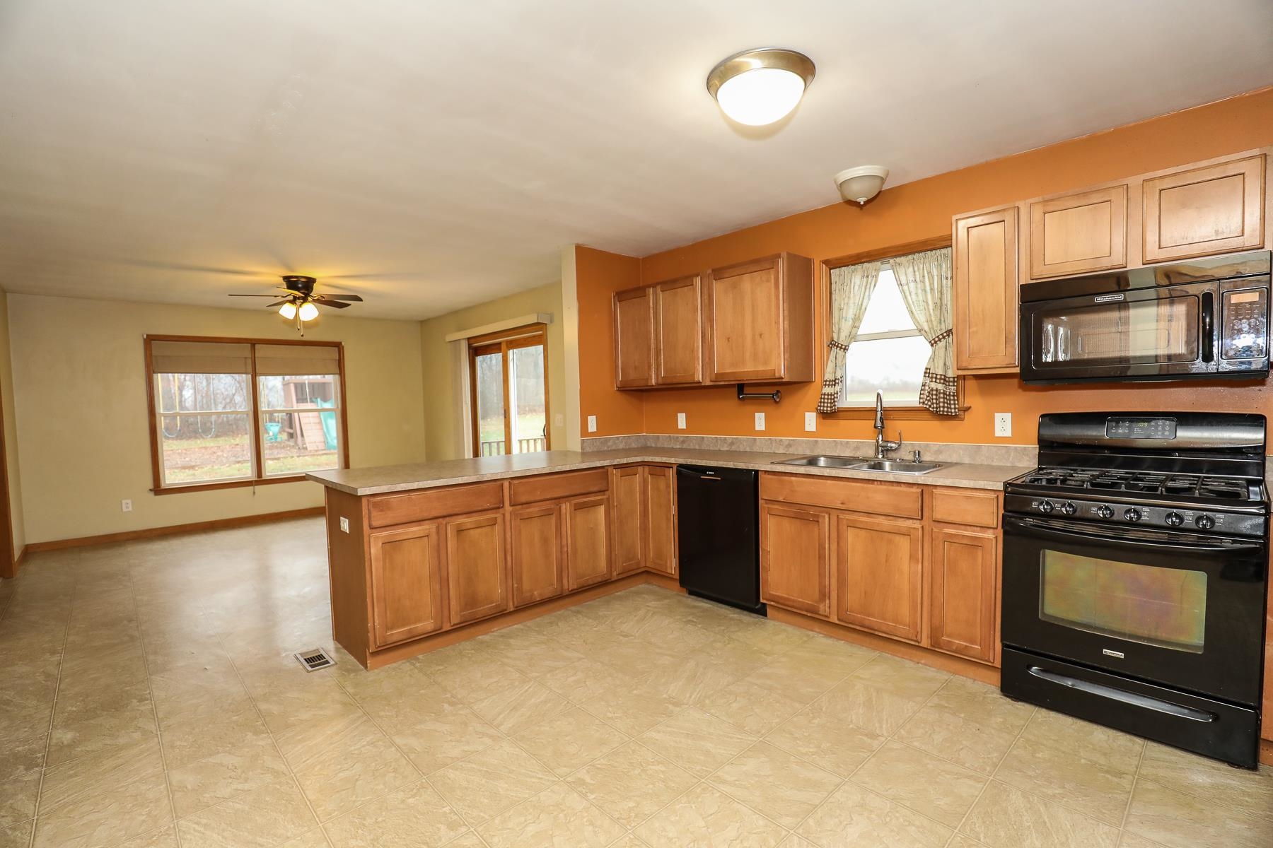 58 Wilsons Crossing Road Auburn, NH 03032 - Photo 7 of 40 Gallery Image 7