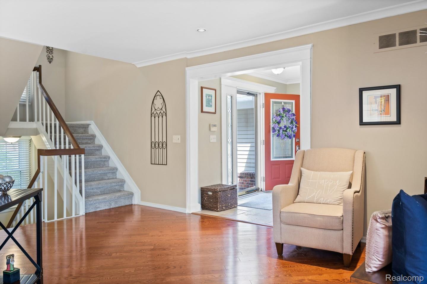 1546 Lomas Verdes Rochester, MI 48306 - Photo 27 of 45 lomas front 3.jpg