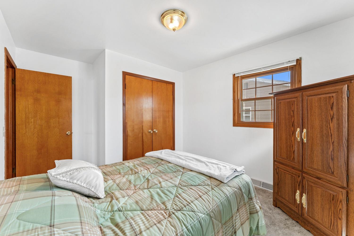 402 Modern Reedsburg, WI 53959 - Photo 13 of 35