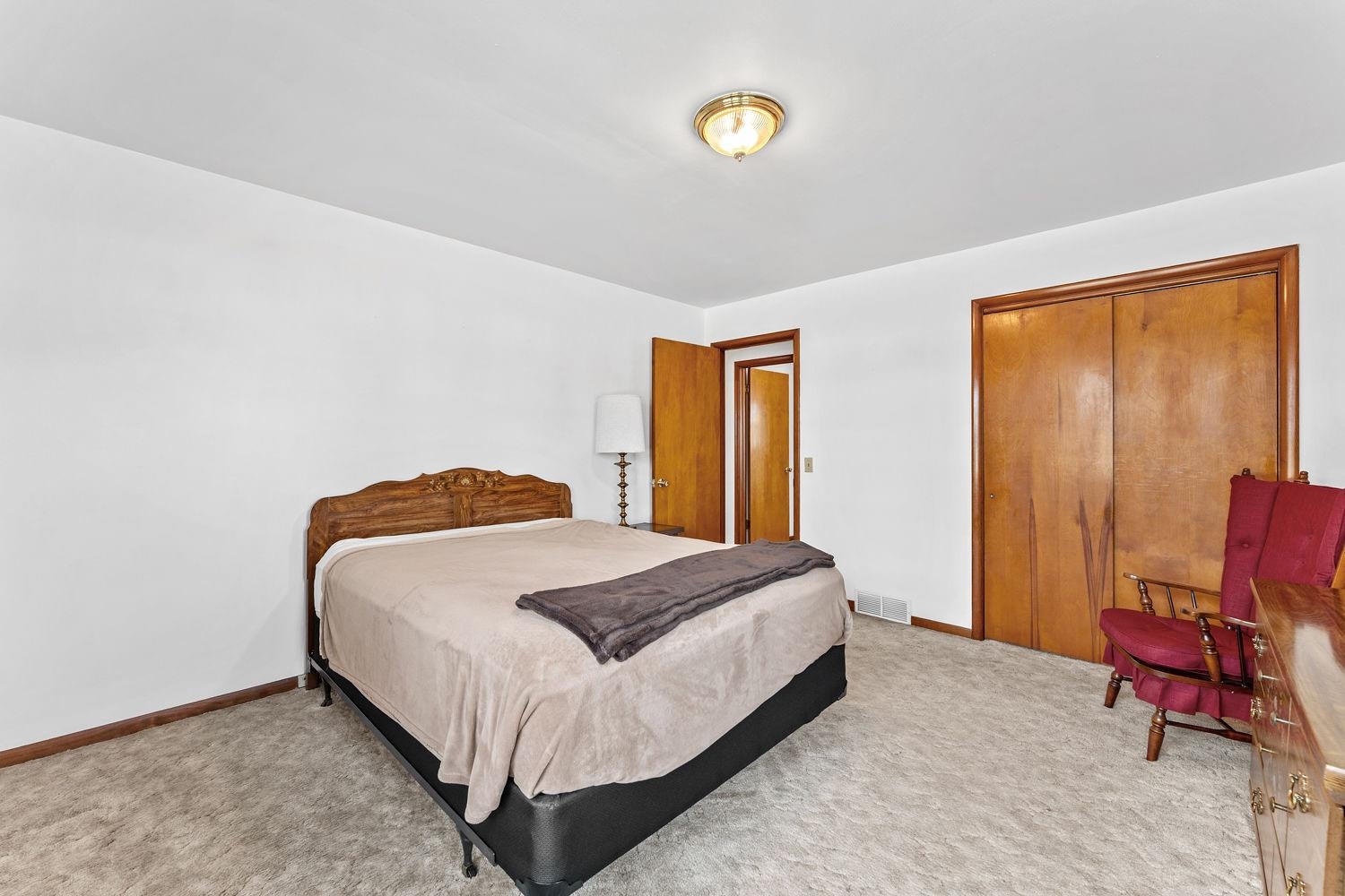 402 Modern Reedsburg, WI 53959 - Photo 15 of 35