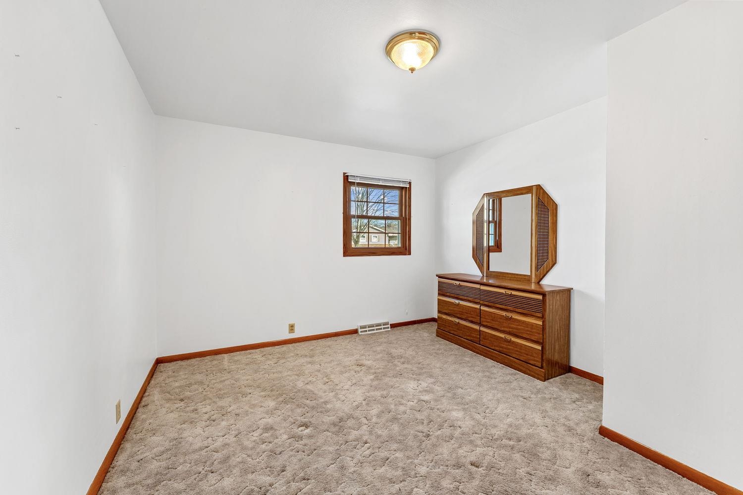 402 Modern Reedsburg, WI 53959 - Photo 17 of 35