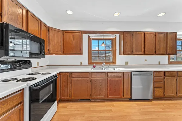 $249,900 | 402 Modern, Reedsburg, WI 53959