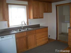 51525 Shelby Road Utica, MI 48316 - Photo 3 of 46 215032659_13.jpg
