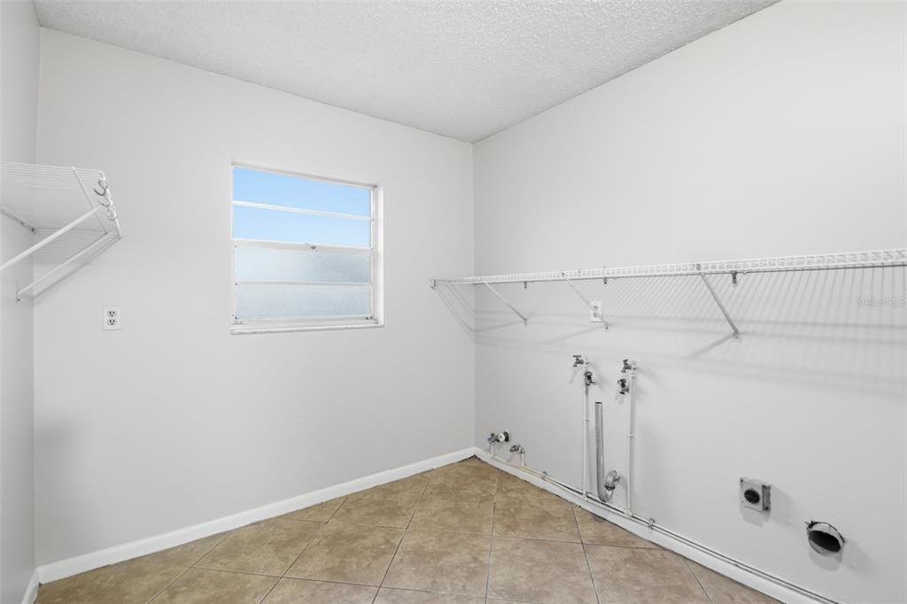 1534 Lagoon Road Lakeland, FL 33803 - Photo 33 of 40
