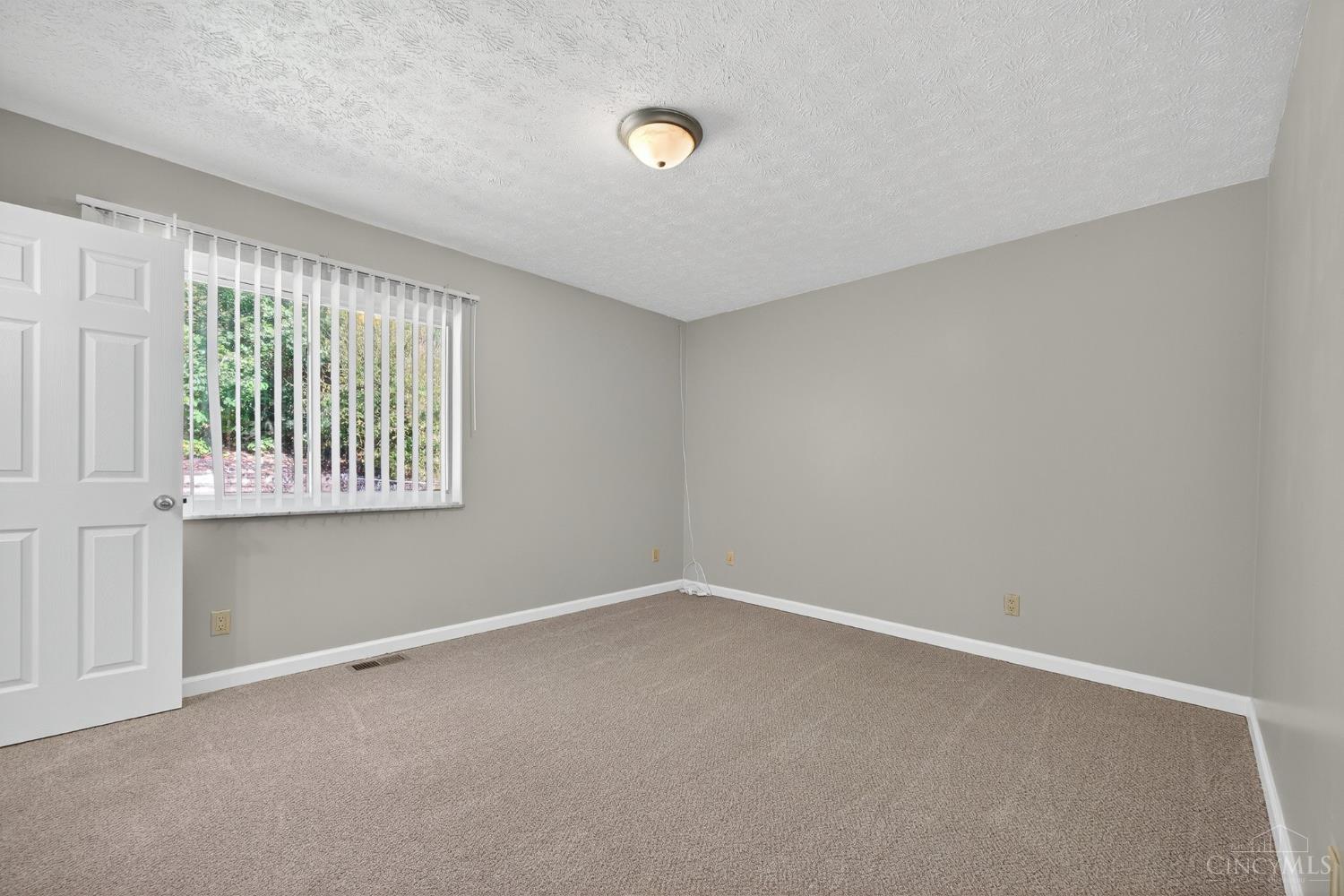 5468 Rapid Run Road Cincinnati, OH 45238 - Photo 19 of 44