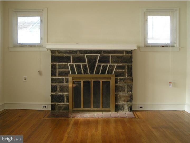 112 Yale Road Havertown, PA 19083 - Photo 8 of 11 Living Room