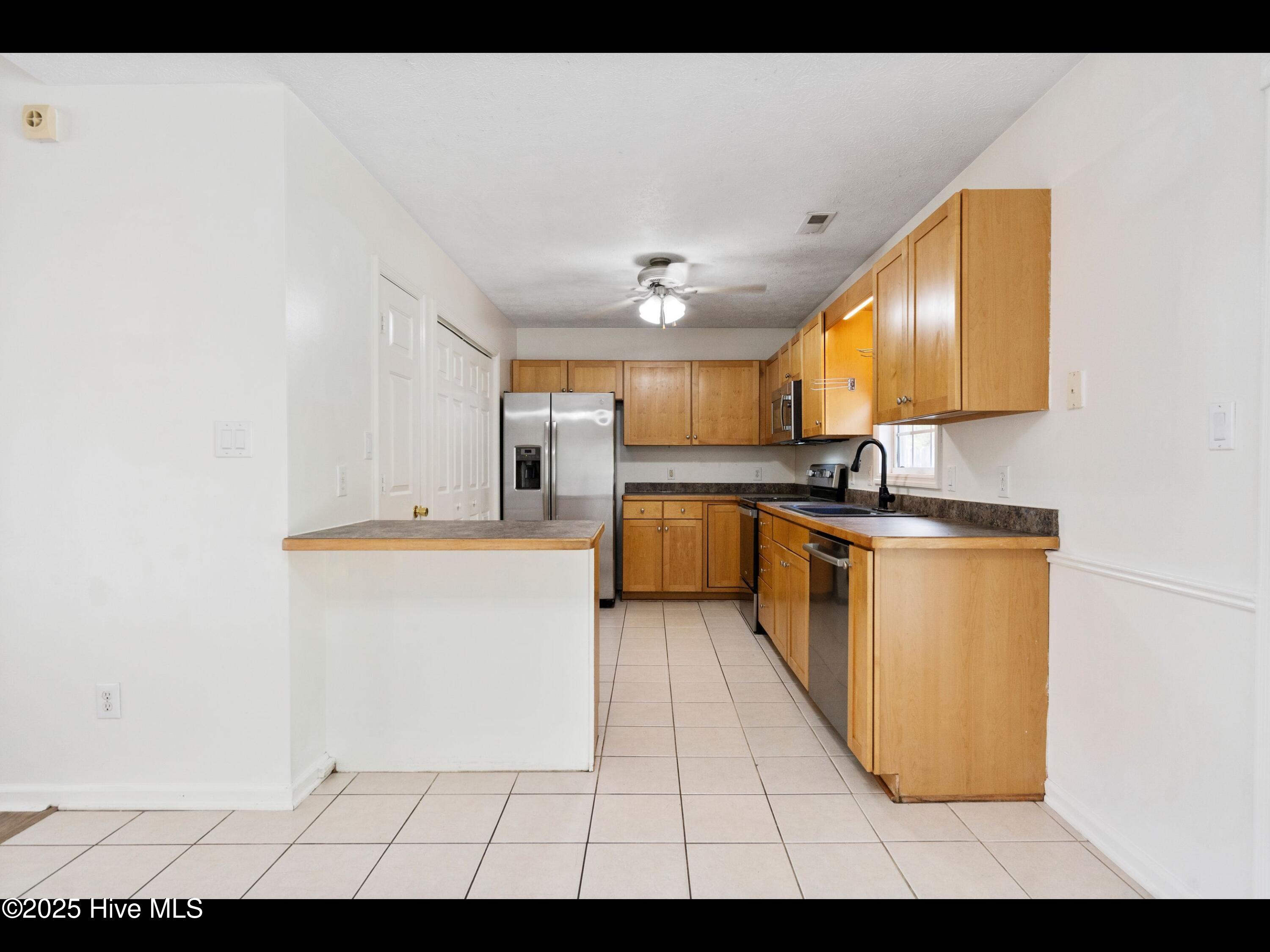 328 Foxhall Road Newport, NC 28570 - Photo 4 of 22 Kitchen