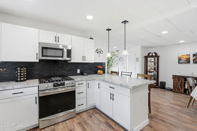 $79,400 | 2650 West Union Hills Drive, Unit 138, Phoenix, AZ 85027