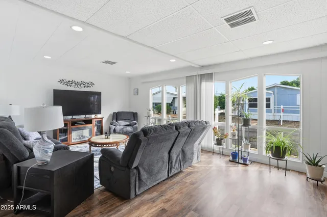 $79,400 | 2650 West Union Hills Drive, Unit 138, Phoenix, AZ 85027