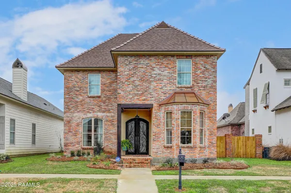 $2,800 | 505 North Montauban Drive, Lafayette, LA 70507