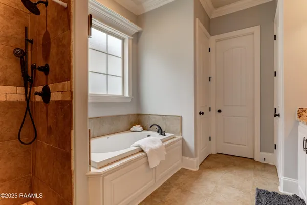 $2,800 | 505 North Montauban Drive, Lafayette, LA 70507