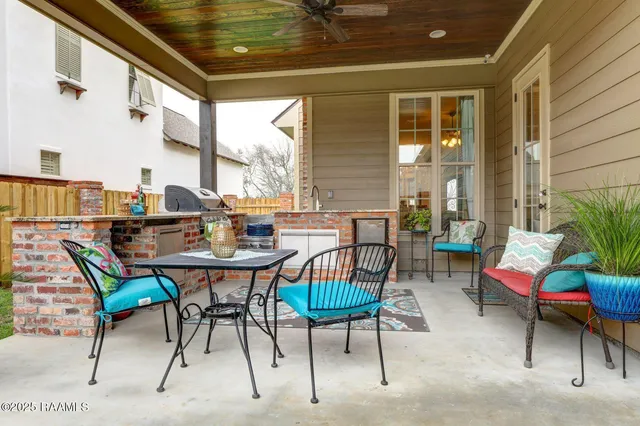 $3,000 | 505 North Montauban Drive, Lafayette, LA 70507