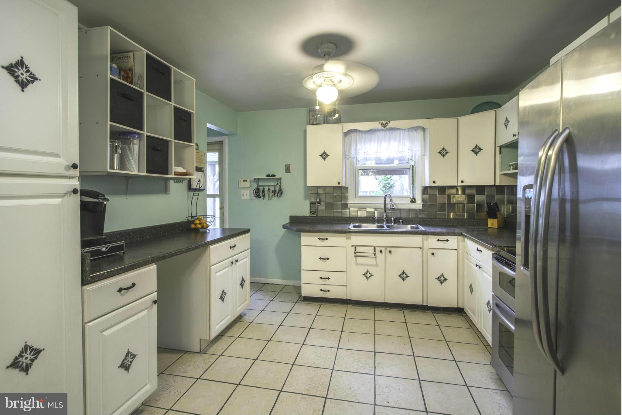 810 Meadow Road Severn, MD 21144 - Photo 2 of 29 Stainless Steel Appliances Access to side door