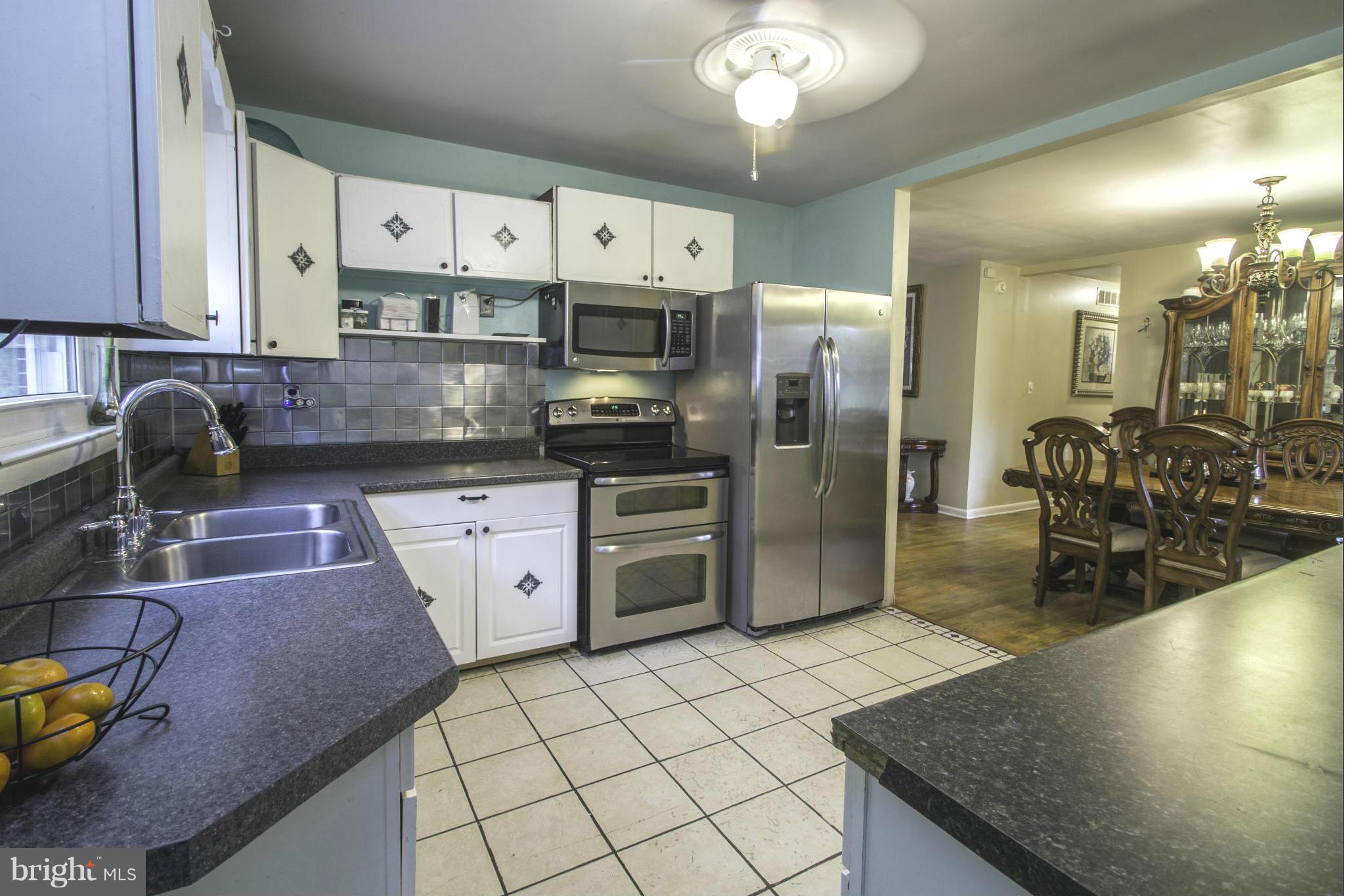 810 Meadow Road Severn, MD 21144 - Photo 10 of 29 Kitchen with Stainless Steel Appliances