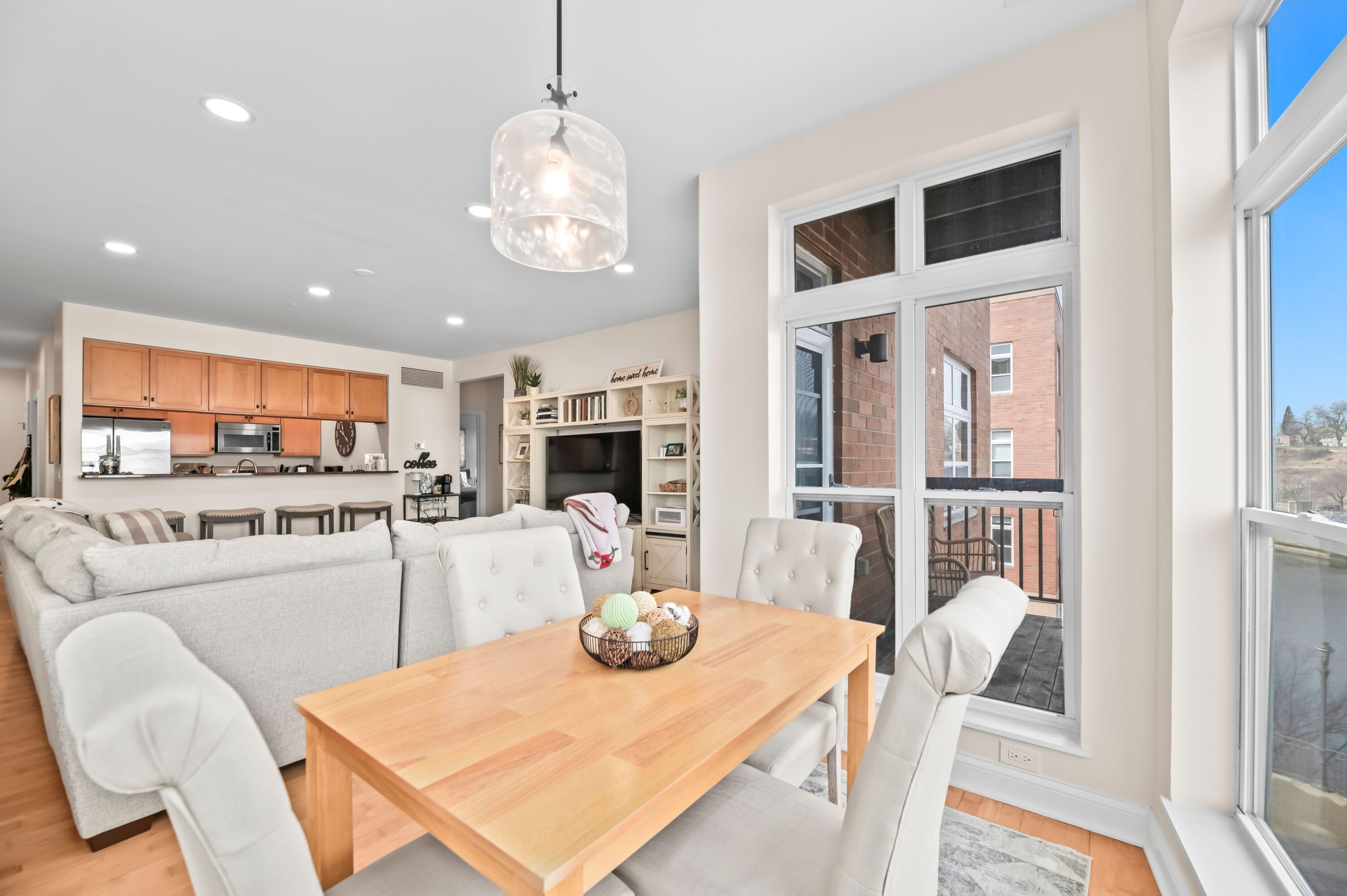 1915 North Water Street, Unit 303 Milwaukee, WI 53202 - Photo 12 of 44 DSC_4450