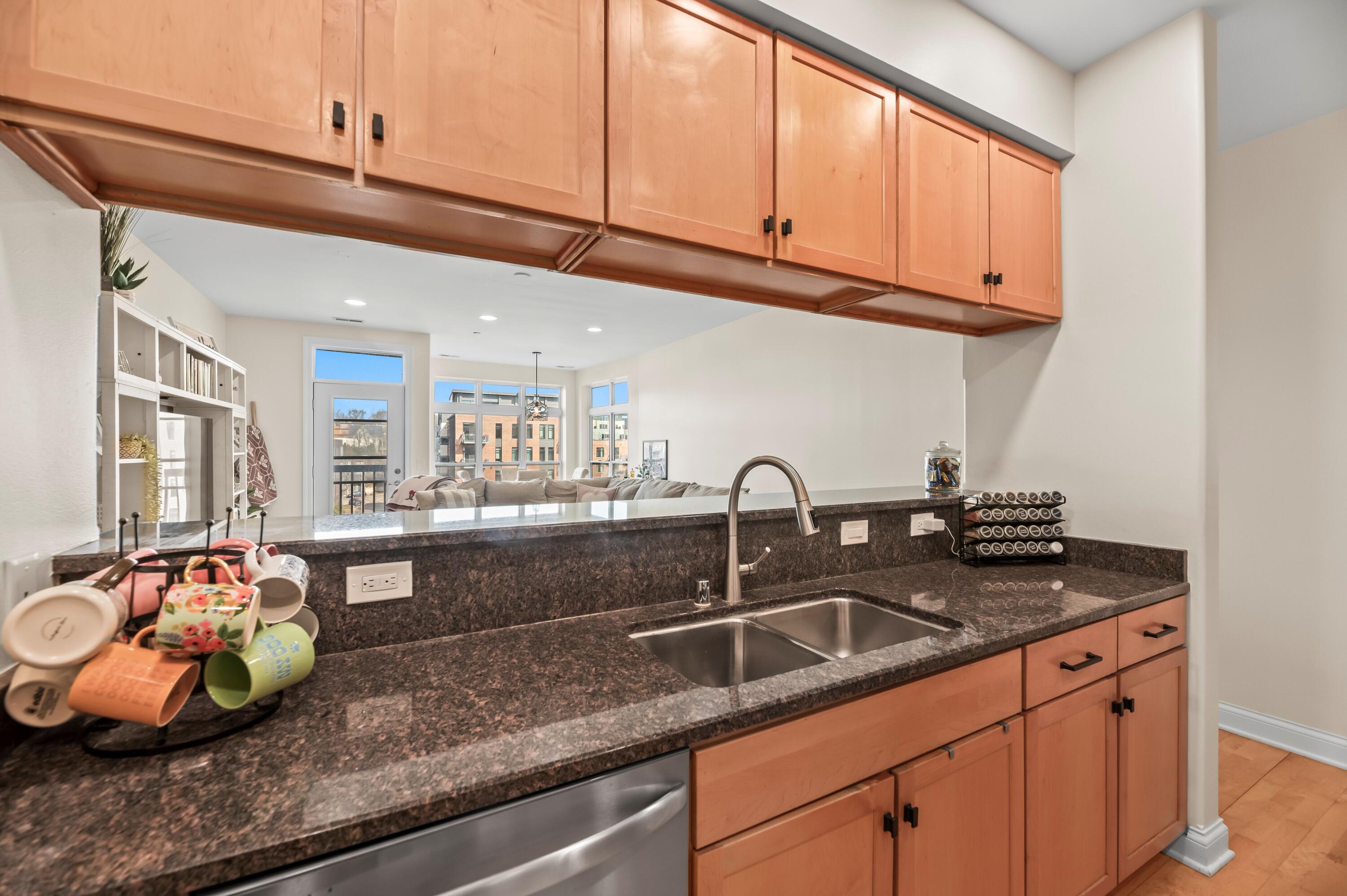 1915 North Water Street, Unit 303 Milwaukee, WI 53202 - Photo 13 of 44 DSC_4374