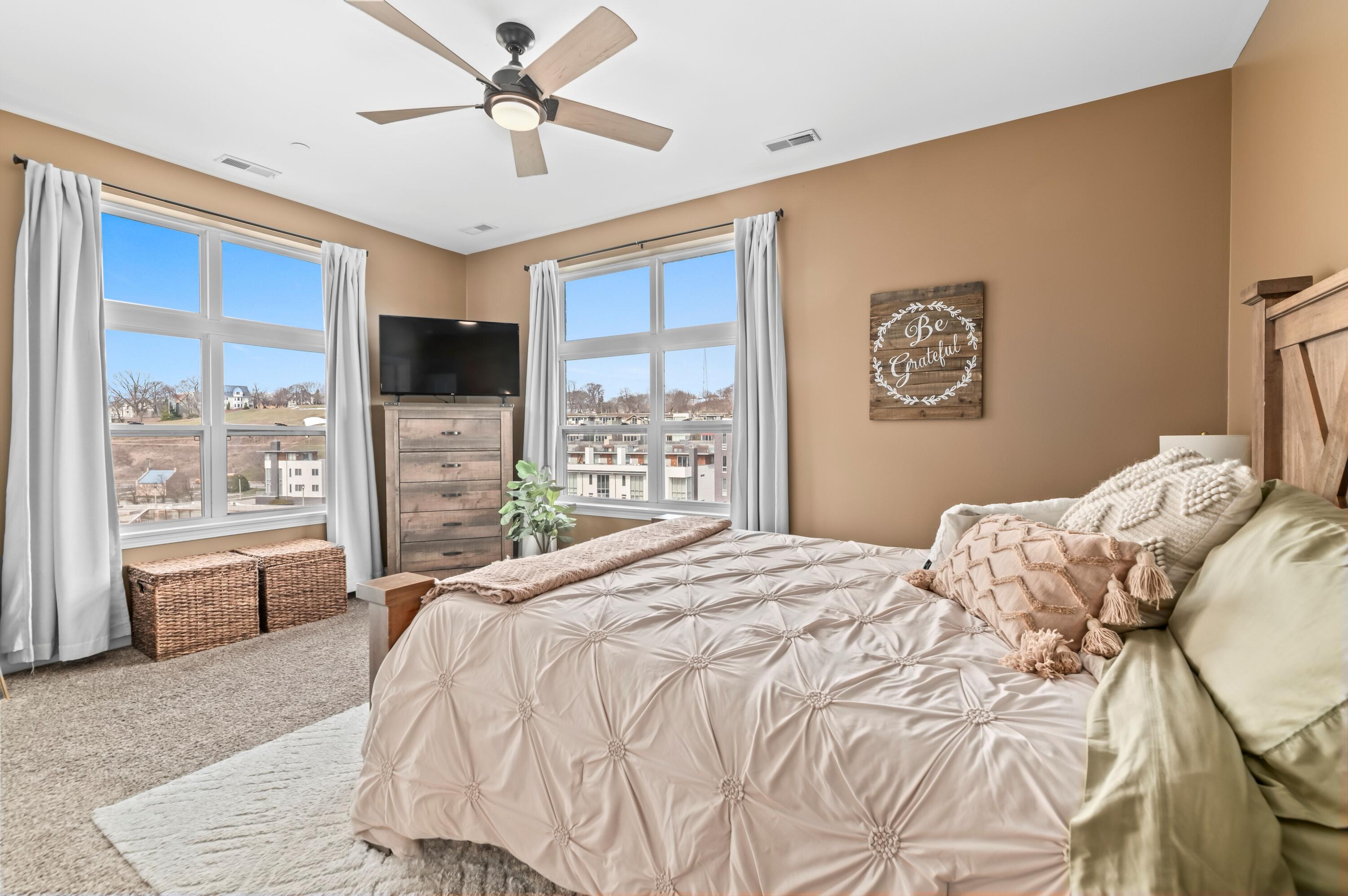 1915 North Water Street, Unit 303 Milwaukee, WI 53202 - Photo 20 of 44 DSC_4531