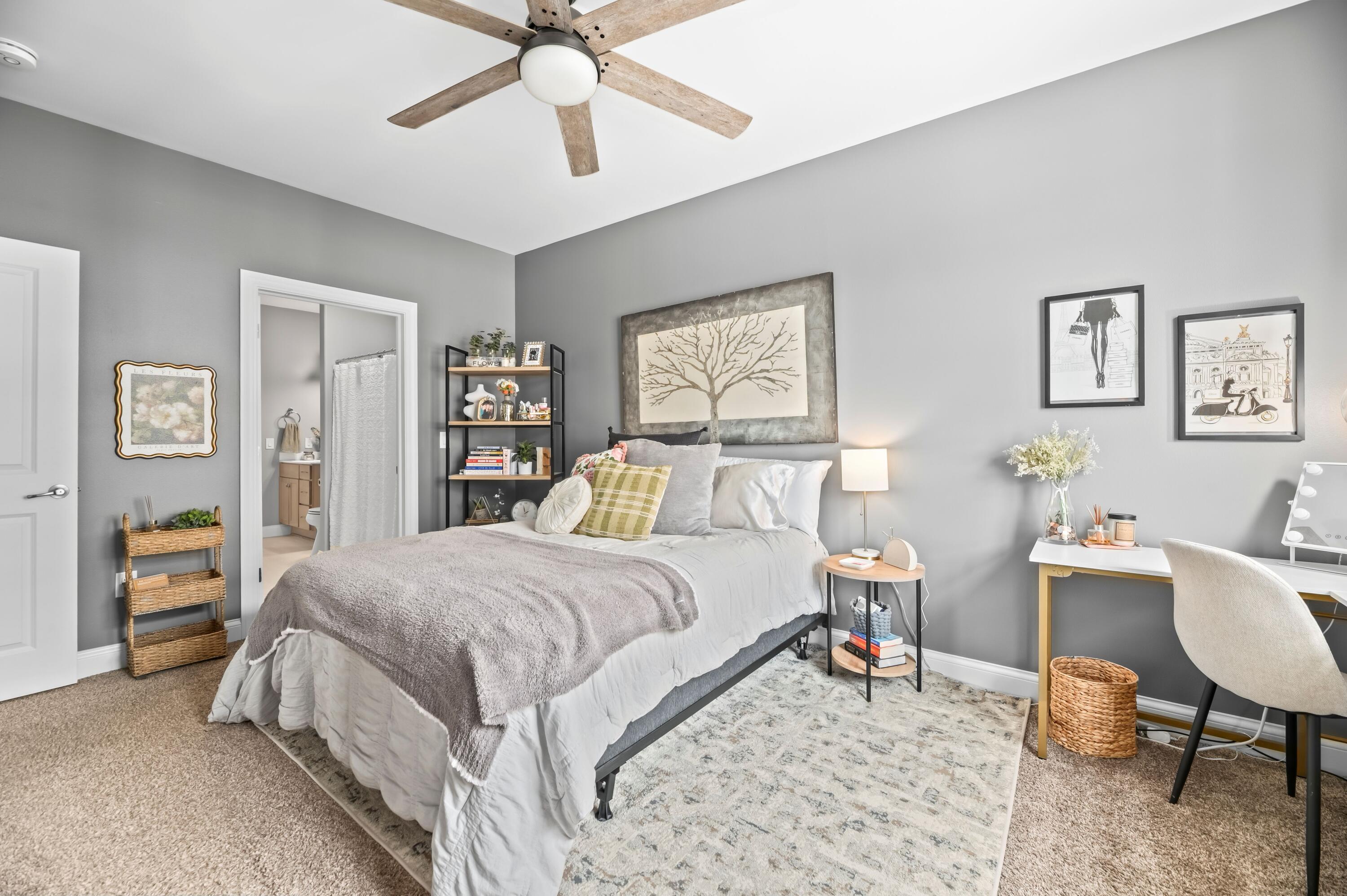 1915 North Water Street, Unit 303 Milwaukee, WI 53202 - Photo 23 of 44 DSC_4508