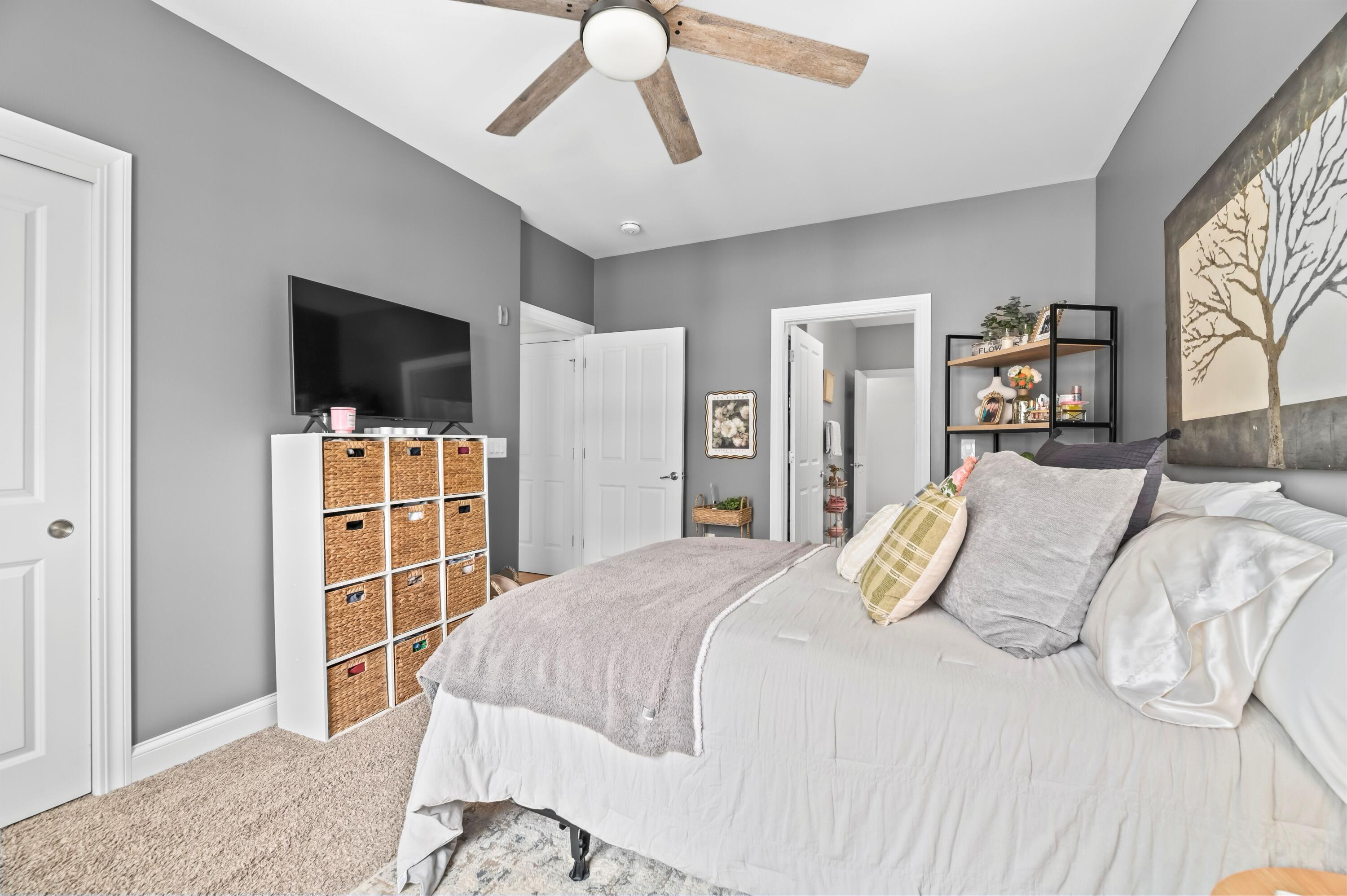 1915 North Water Street, Unit 303 Milwaukee, WI 53202 - Photo 25 of 44 DSC_4514