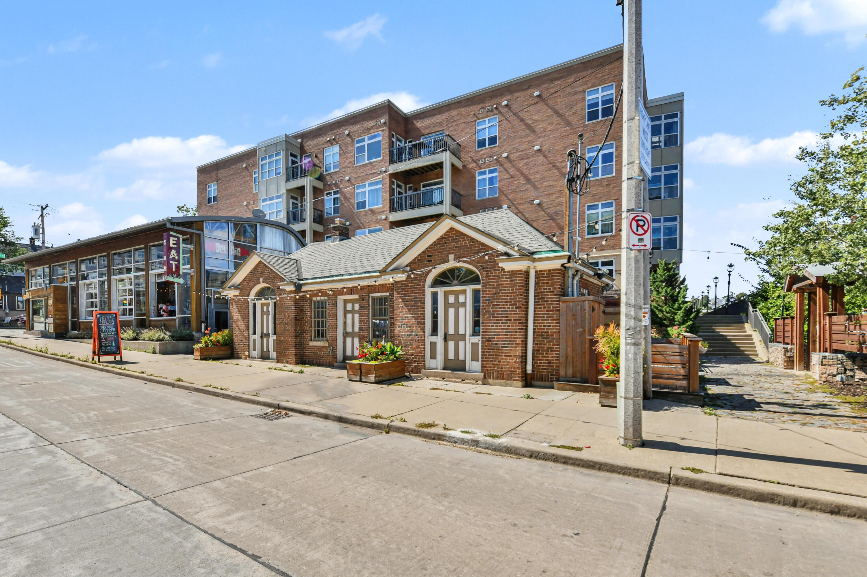 1915 North Water Street, Unit 303 Milwaukee, WI 53202 - Photo 35 of 44 HEN_01 (6)