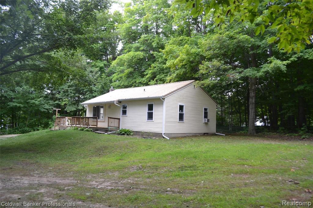 166 South Maple Leaf Road Lapeer, MI 48446 - Photo 9 of 21