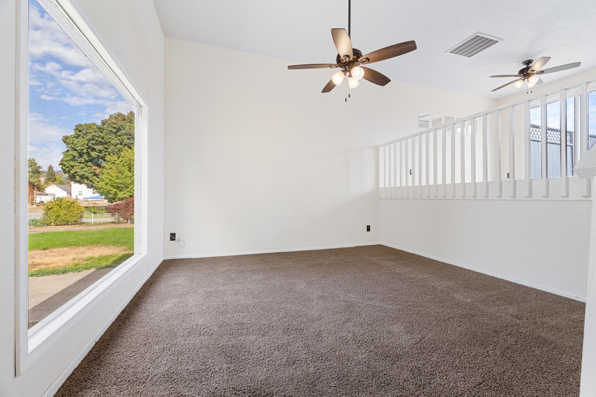 3020 North Girard Road Spokane Valley, WA 99212 - Photo 4 of 32