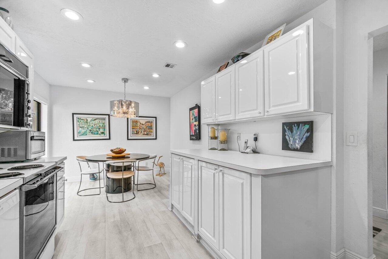 36 Westgate Lane, Unit C Boynton Beach, FL 33436 - Photo 11 of 55 013-36WestgateLane-36C-BoyntonBeach-FL-3
