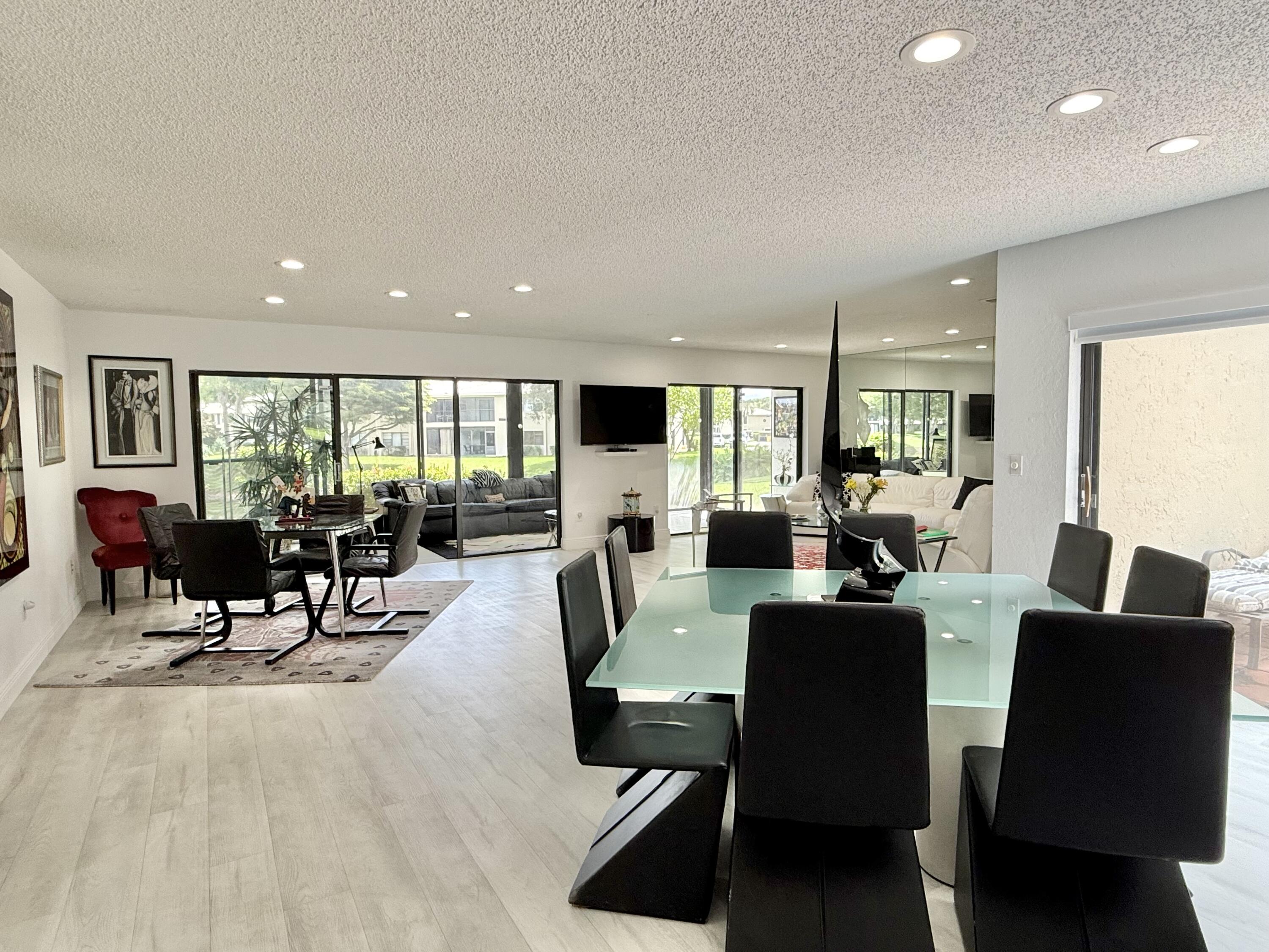 36 Westgate Lane, Unit C Boynton Beach, FL 33436 - Photo 4 of 55 Dining/Living