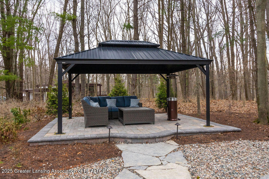 2532 Dustin Road Okemos, MI 48864 - Photo 44 of 60 2532 Dustin. Backyard